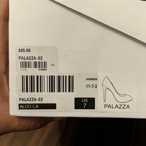 Heels - Picture 4 of 4